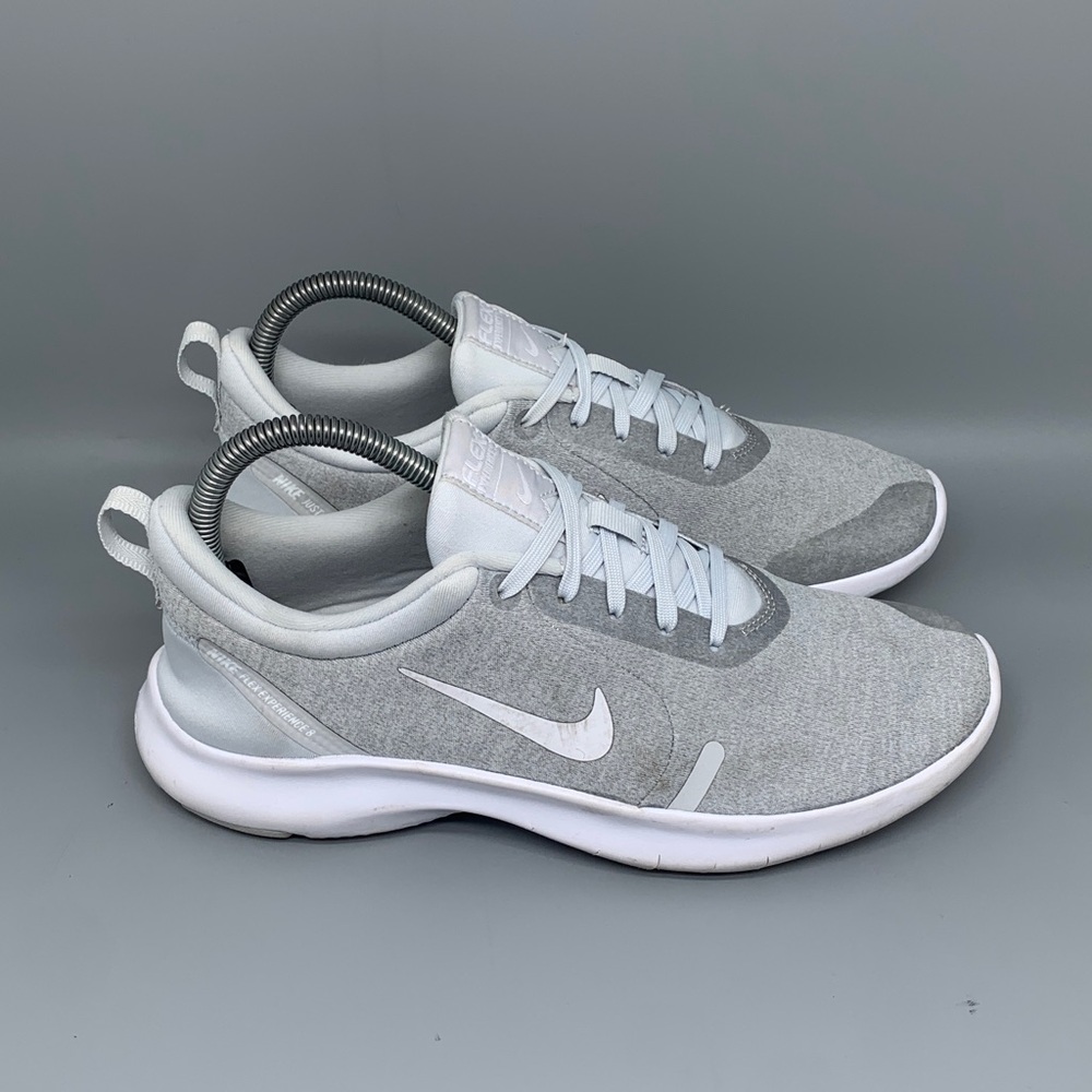 Nike Flex Experience RN 8 White‎ Gray Running Shoes AJ5908-101 Women’s Sz 8.5
